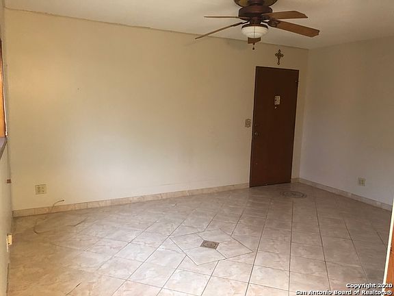 5th image of 227 Dacus St