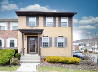 553 Kensico Ct, Suffern, NY 10901