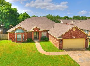 4804 Cypress Lake Dr, Norman, OK 73072