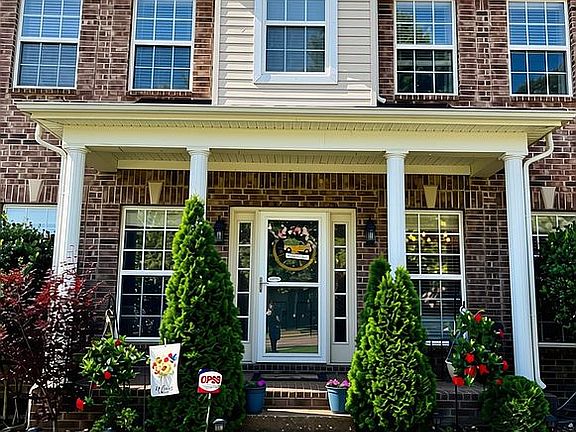 3rd image of 2929 Buckner Ln