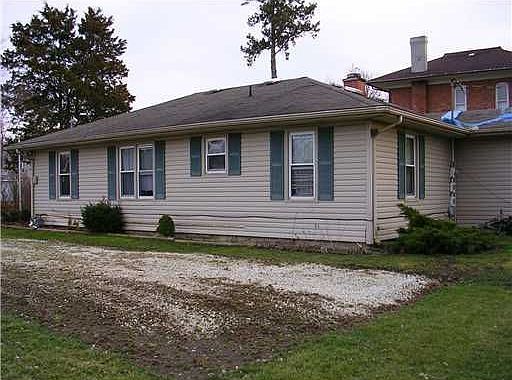 2nd image of 207 N Franklin St