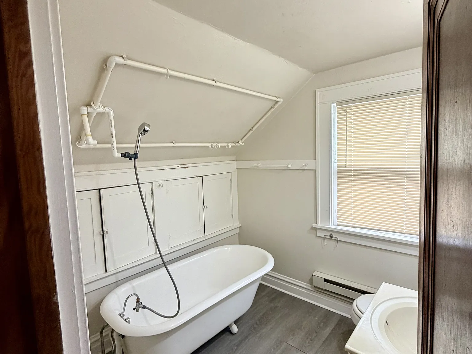 1251 Walnut St - A- Up... — Photo 2