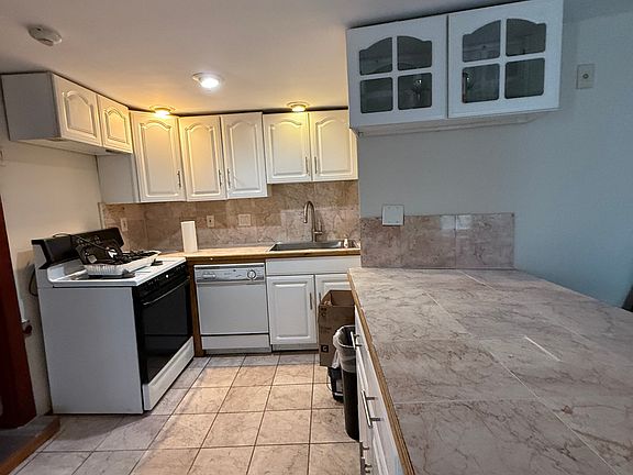 2nd image of 133 Reed St #2