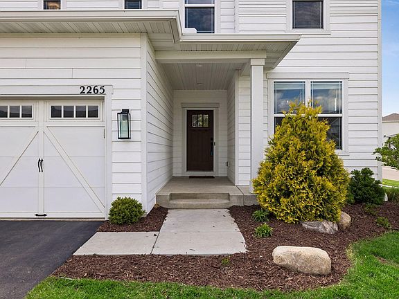 3rd image of 2265 Creekview Dr