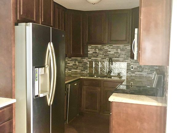 3rd image of 7314 Blackstone Ave APT 27