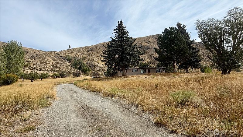 2nd image of 762 Twisp-Winthrop Eastside Road