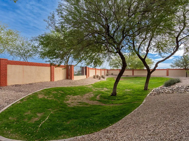 9122 W Coolbrook Ave — Photo 42
