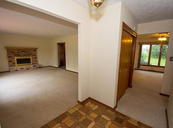 5th image of 51922 Jenny Ln