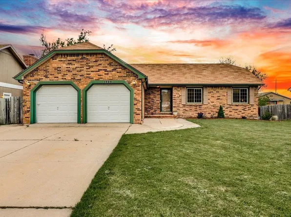1923 S White Oak Dr, Wichita, KS 67207