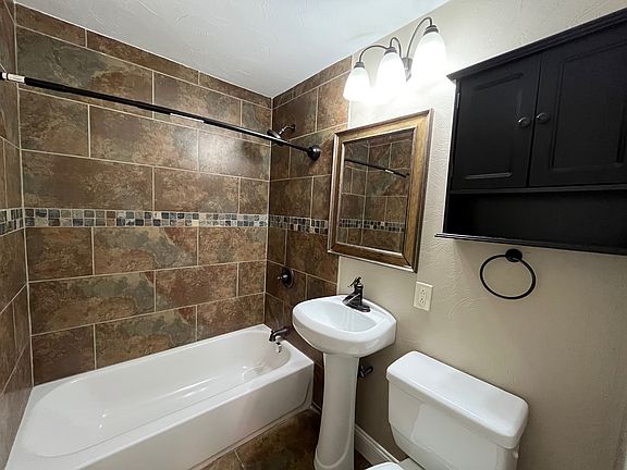 4th image of 115 Emerson Ave #1