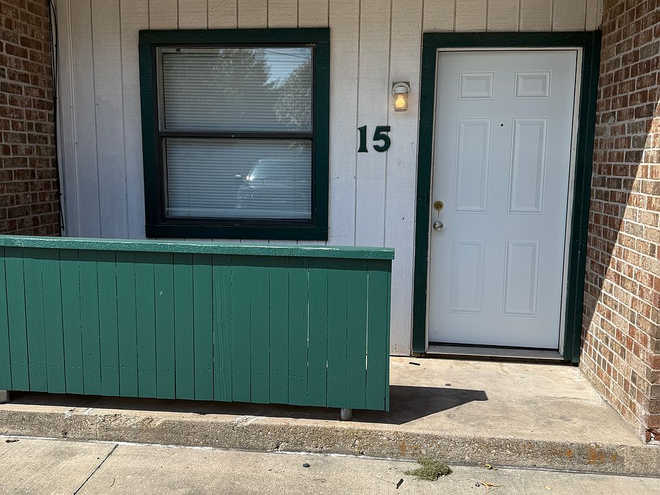 1st image of 520 Bond St APT 15