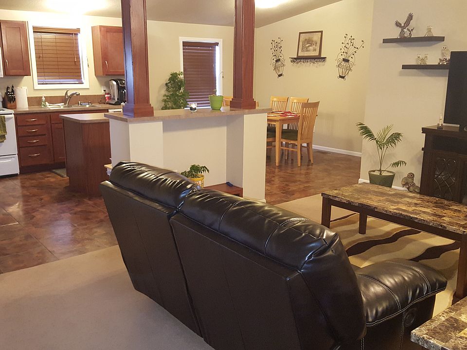Open & Spacious Living Room