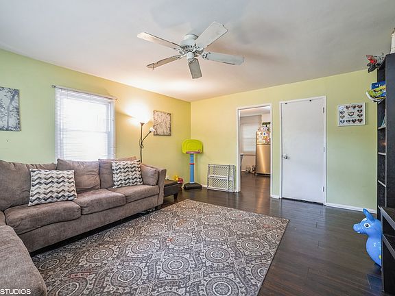 4th image of 170 Joanne Ln