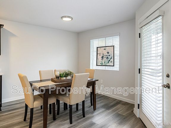 2nd image of 2564 Hawthorne St #102
