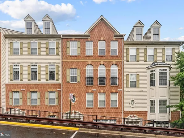 2370 Merseyside Dr, Woodbridge, VA 22191