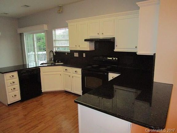 3rd image of 9725 Clifton Meadow Dr