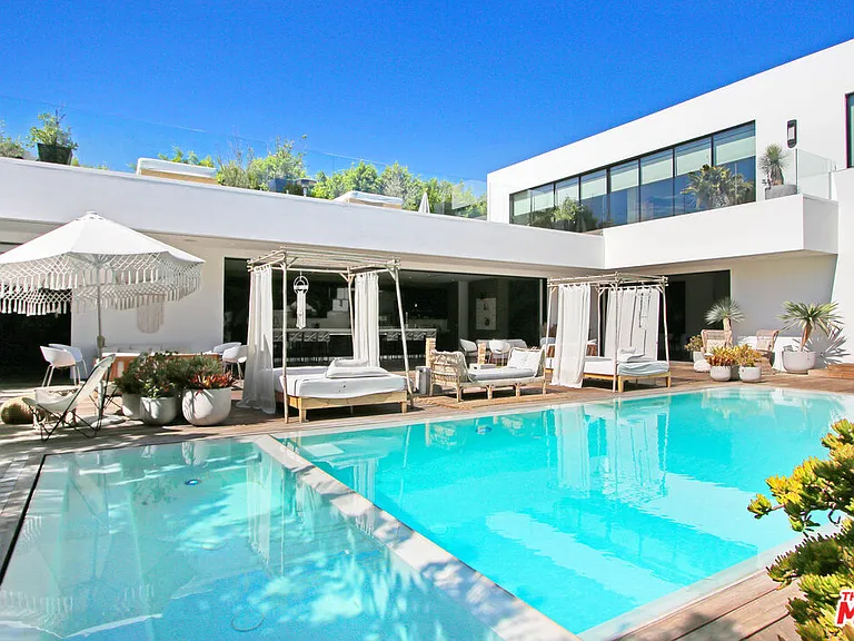 9570 Sunset Blvd — Photo 36