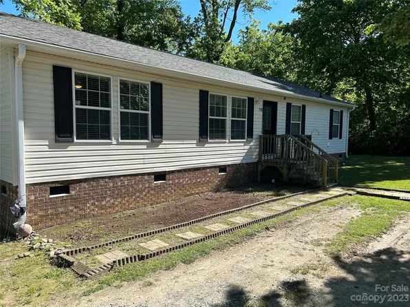 150 Dameron St, Star, NC 27356