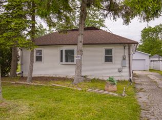 5859 Lake St, Mentor On The Lake, OH 44060