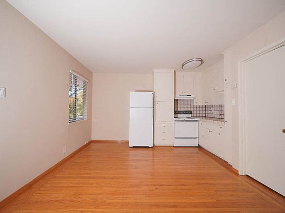 3rd image of 444 Grant Ave APT A