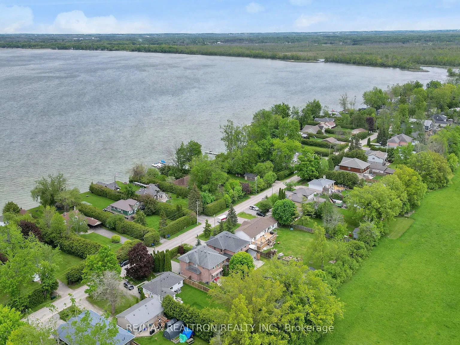 4 bed, $3,300 — Photo 1