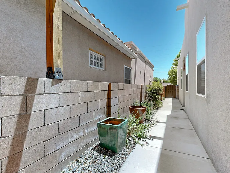 9715 Larnaca Rd NE — Photo 36