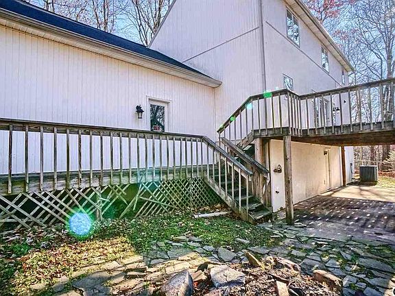2nd image of 72 Lone Oak Dr