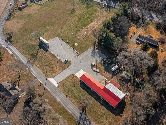 2nd image of 461 Three Bridge Rd