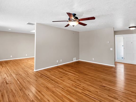 4th image of 7208 Bellrose Ave NE