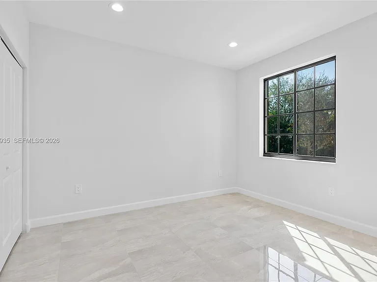 5745 SW 44th Ct #101 — Photo 21