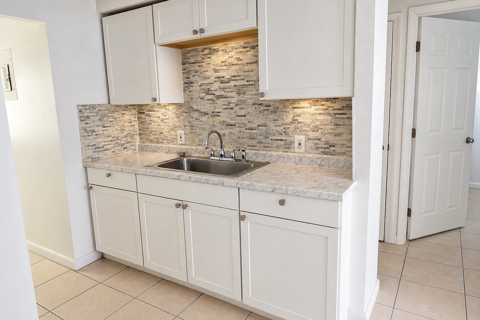 3 bed, 1308 sqft, $2,900 — Photo 2