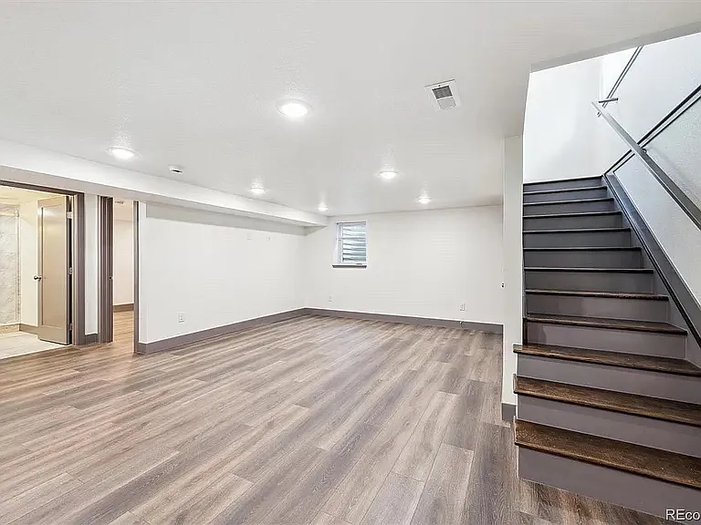 2 bed, 1200 sqft, $2,100 — Photo 4
