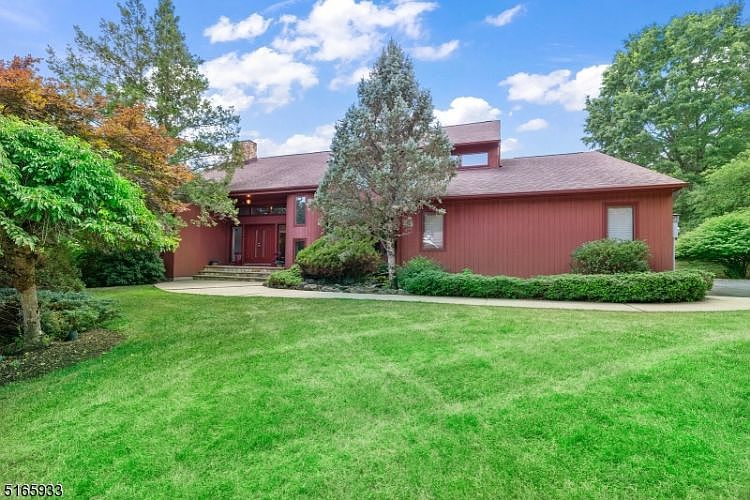 1st image of 1067 Mayflower Ct