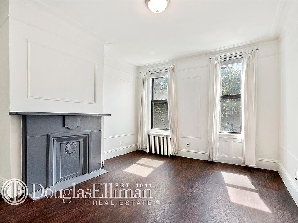 1st image of 112 Bedford Ave APT 4R