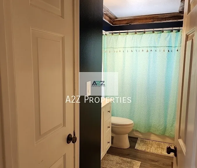 757 E 800 N — Photo 16