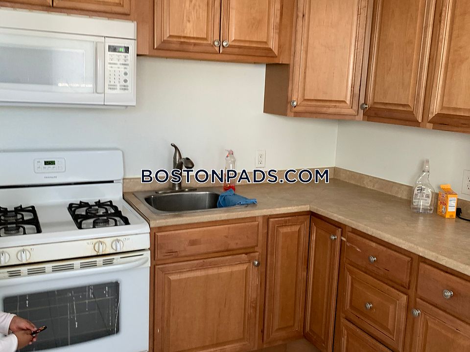 1st image of 15 Story Ave #1