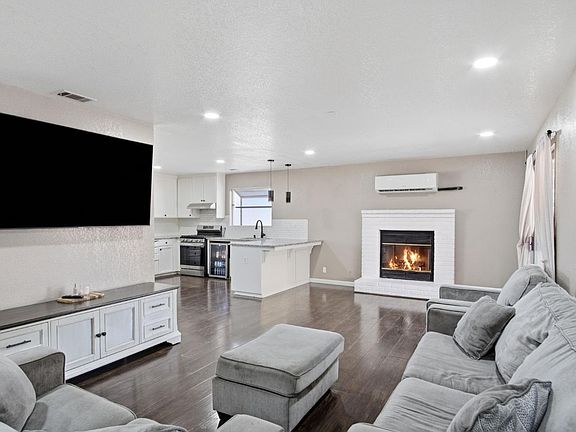 4th image of 3808 Georgeann Pl