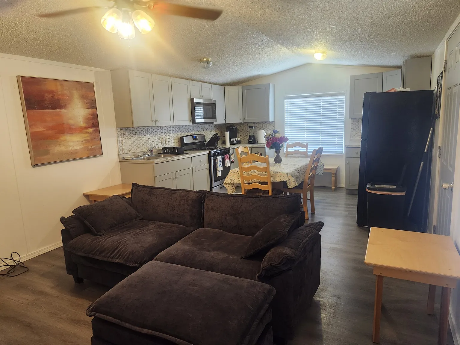 2 bed, 784 sqft, $2,200 — Photo 4