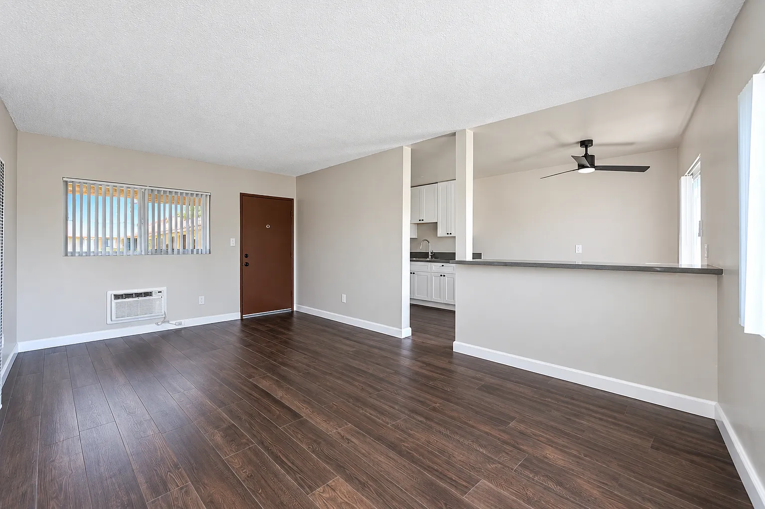 2 bed, 1003 sqft, $2,200 — Photo 4