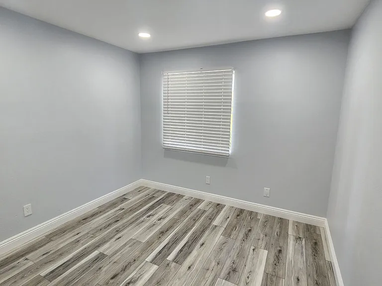 2047 Lakeridge Cir #104 — Photo 16