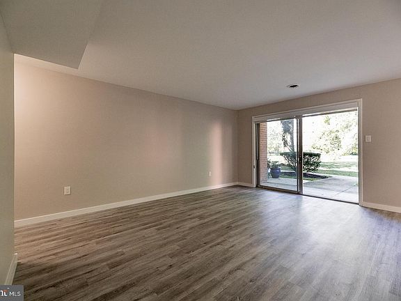 3rd image of 10320 Rockville Pike APT 102
