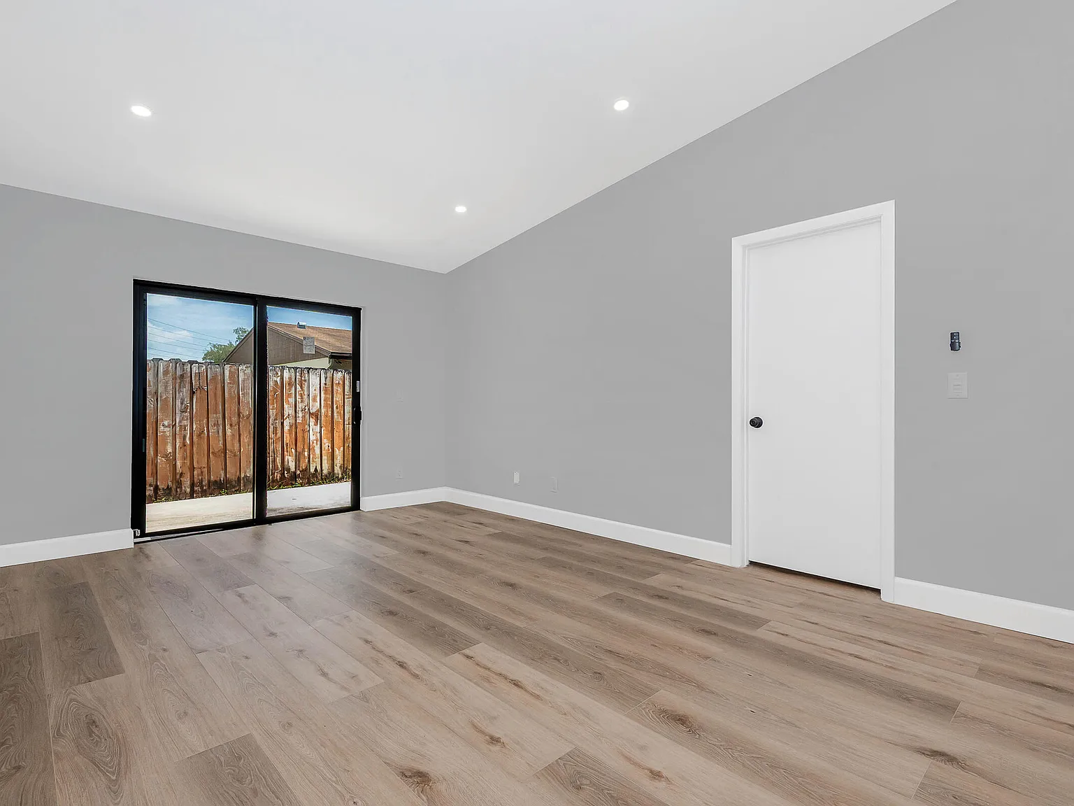 2 bed, 1.5 bath, 1002 sqft, $2,850 — Photo 4