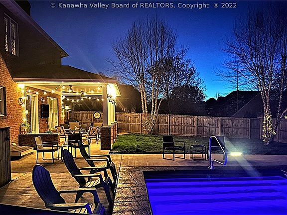 3rd image of 148 Leslie Pl