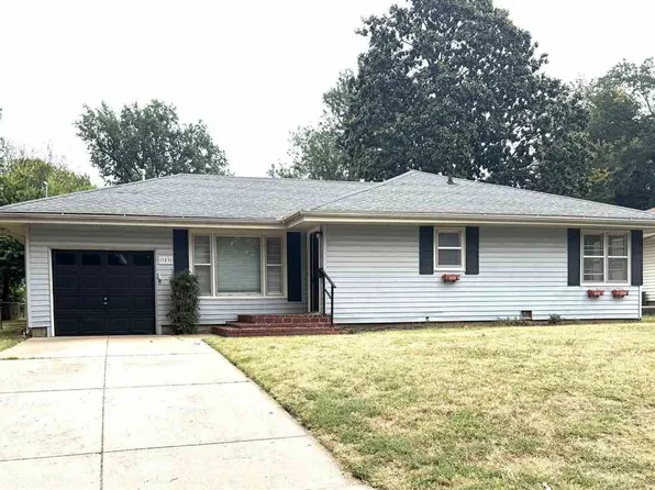 309 N 12th St, Ponca City, OK 74601