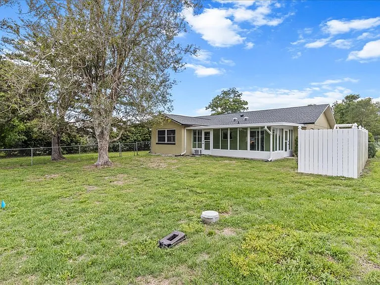 3591 N Honeylocust Dr — Photo 17