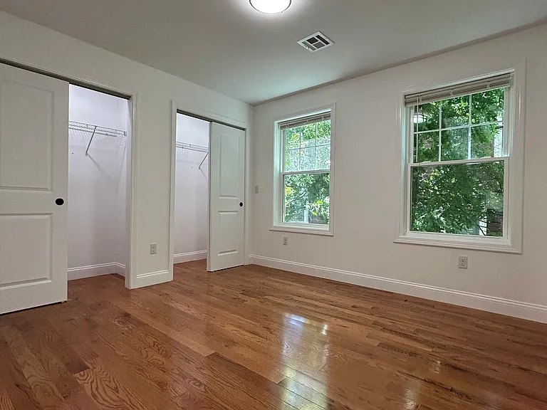 143 W Clifford St #1 — Photo 10