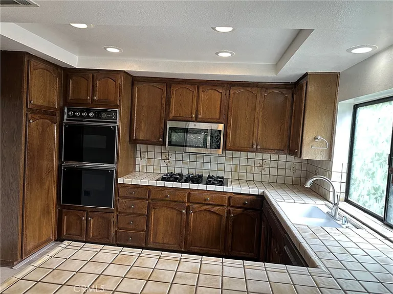 22518 Avenue San Luis — Photo 22