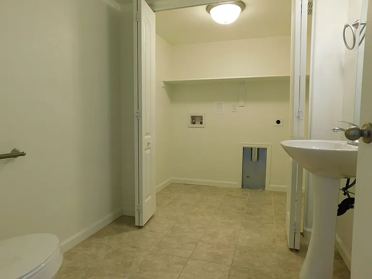 654 Trinity Way #C — Photo 6