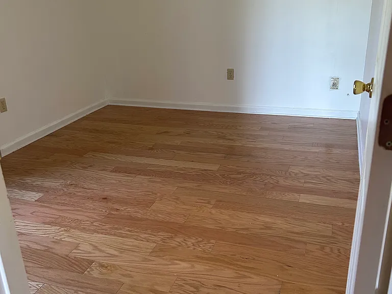 129 Norfolk Cir — Photo 17