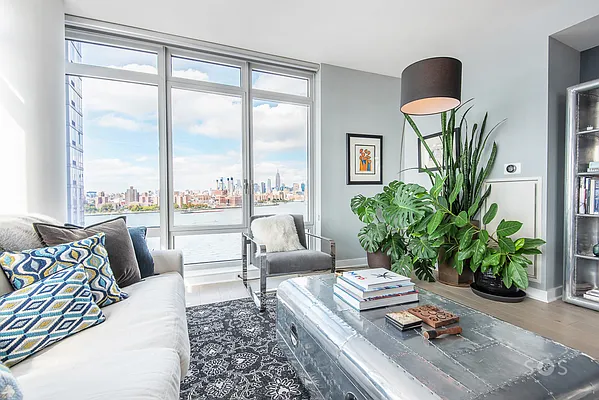 Sold by Brick&Mortar | media 15